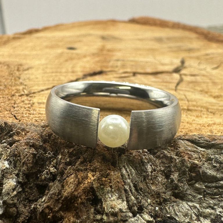 Edelstahl 6mm breiter Ring mit Perle matt