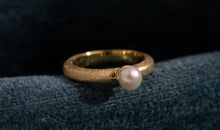 Ring ASTRID 3 mm matt mit Perle