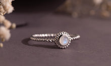 Ring TWIST mit Mondstein